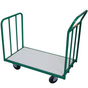 PLATAFORMA CON RUEDAS DE GOMA Y DOS BARANDAS